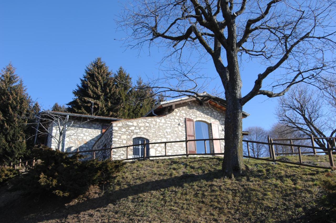 Adrara San Rocco Mirabilia Bed & Breakfast エクステリア 写真